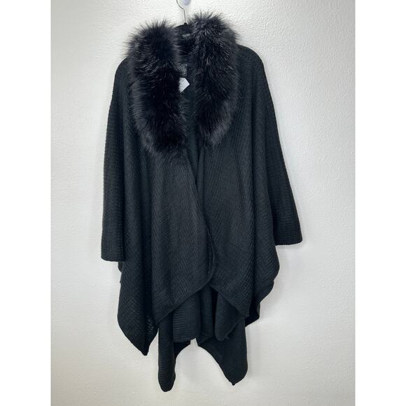 NWT Cejon Black The Leiya Faux Fur Trimmed Collar Poncho One Size - Picture 4 of 14
